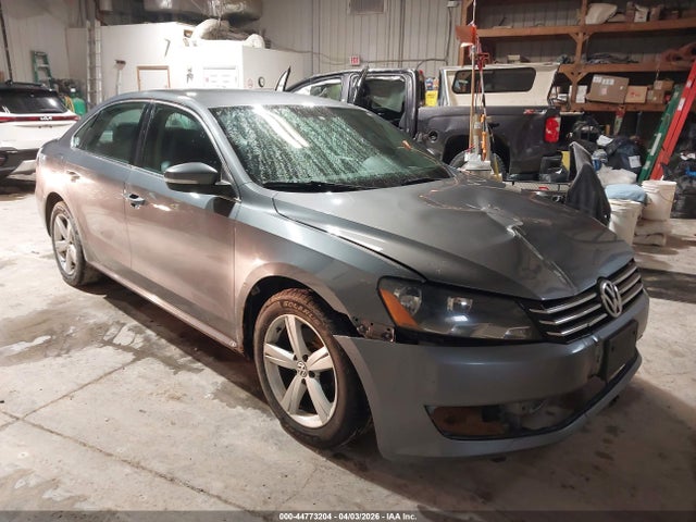 2013 VOLKSWAGEN PASSAT 1VWBH7A33DC092807