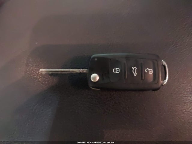 2013 VOLKSWAGEN PASSAT 1VWBH7A33DC092807 Photo 10