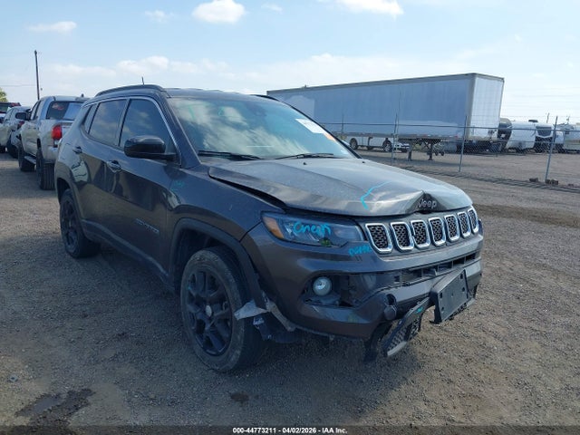 44773211 :رقم المزاد ، 3C4NJDFN1RT599858 vin ، 2024 Jeep Compass Latitude Lux Fwd مزاد بيع
