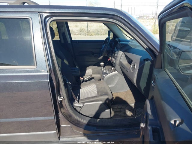 1C4NJPBA8GD502758 Jeep Patriot Sport
