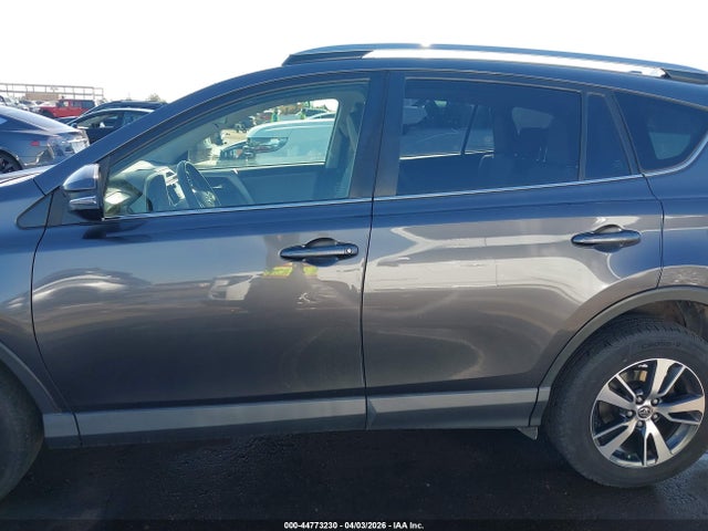 Toyota Rav4 Xle 2018 JTMRFREV0JJ736401 Image 15