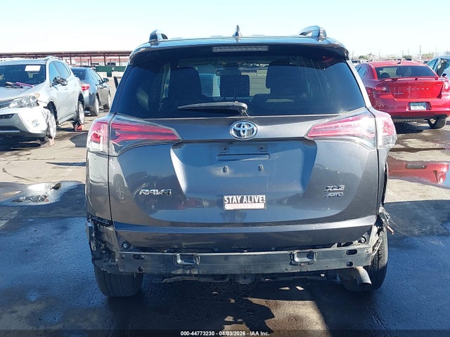 Toyota Rav4 Xle 2018 JTMRFREV0JJ736401 Image 17