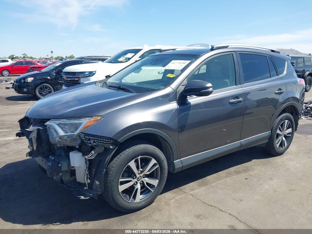 Toyota Rav4 Xle 2018 JTMRFREV0JJ736401 Image 2