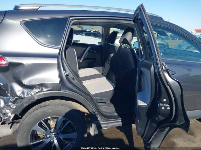 Toyota Rav4 Xle 2018 JTMRFREV0JJ736401 Image 8