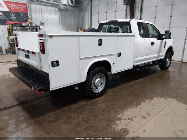 Ford F-350 Chassis Xl 2019 1FD8X3F65KEG57101 Image 4