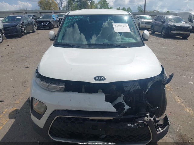 2021 Kia Soul S მანქანა იყიდება აუქციონზე, vin: KNDJ23AU9M7146203, აუქციონის ნომერი: 44773289