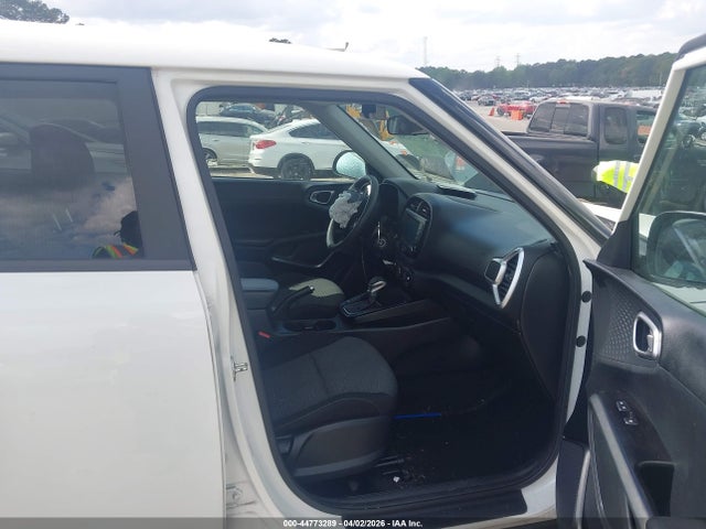 2021 Kia Soul S მანქანა იყიდება აუქციონზე, vin: KNDJ23AU9M7146203, აუქციონის ნომერი: 44773289