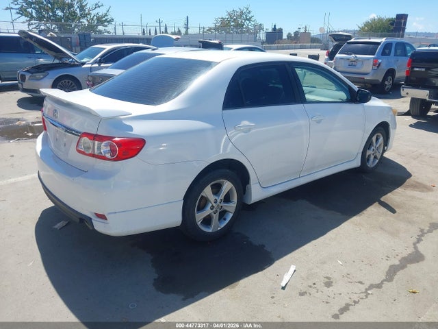 2013 TOYOTA COROLLA 5YFBU4EE1DP081093 Photo 3
