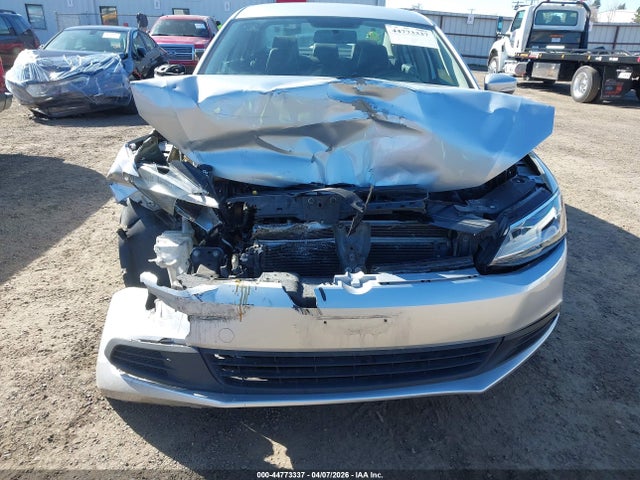 3VWD17AJ9EM247727 Volkswagen Jetta 1.8t Se