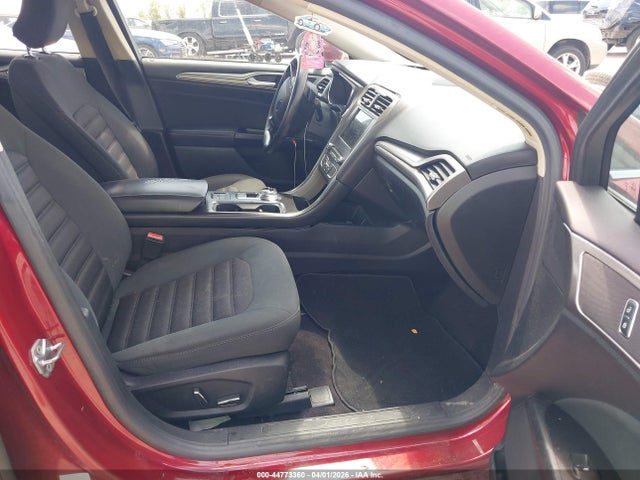 3FA6P0HDXHR257861 Ford FUSION SE