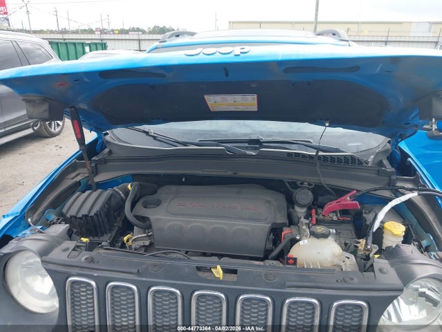 2015 Jeep Renegade Latitude მანქანა იყიდება აუქციონზე, vin: ZACCJBBT9FPB25059, აუქციონის ნომერი: 44773364