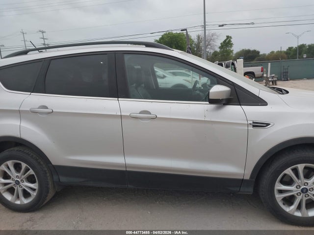 1FMCU9HD9JUA63701 Ford ESCAPE SEL