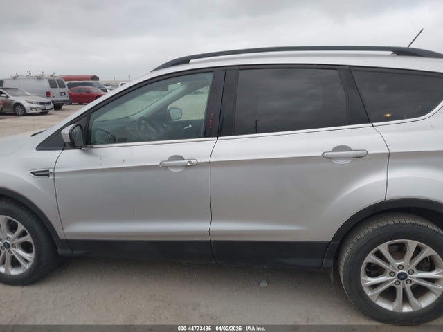 1FMCU9HD9JUA63701 Ford ESCAPE SEL