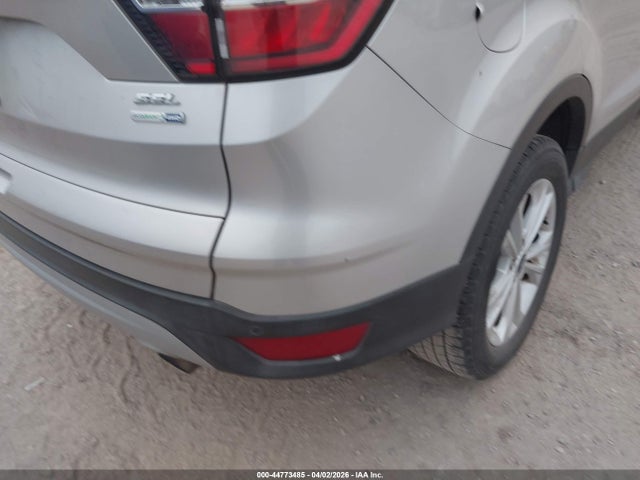 1FMCU9HD9JUA63701 Ford ESCAPE SEL
