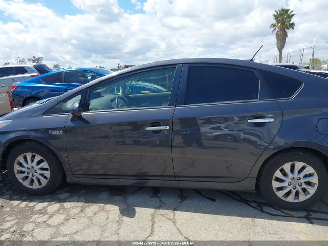 Toyota Prius Plug-in Advanced 2014 JTDKN3DPXE3057573 Image 14
