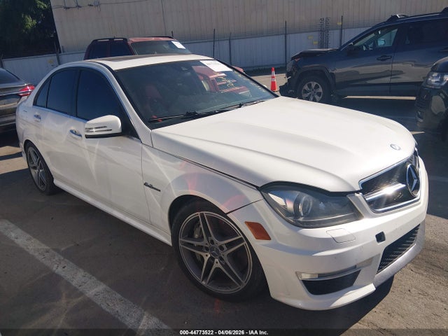 2012 Mercedes-benz C 63 Amg მანქანა იყიდება აუქციონზე, vin: WDDGF7HB7CA679619, აუქციონის ნომერი: 44773522