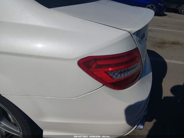 2012 Mercedes-benz C 63 Amg მანქანა იყიდება აუქციონზე, vin: WDDGF7HB7CA679619, აუქციონის ნომერი: 44773522