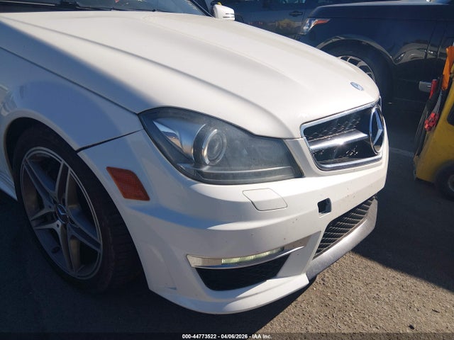 2012 Mercedes-benz C 63 Amg მანქანა იყიდება აუქციონზე, vin: WDDGF7HB7CA679619, აუქციონის ნომერი: 44773522