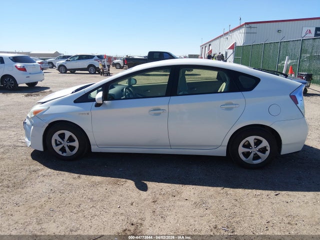 Toyota Prius Two 2014 JTDKN3DU8E1758033 Image 14