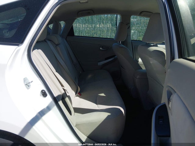 Toyota Prius Two 2014 JTDKN3DU8E1758033 Image 8