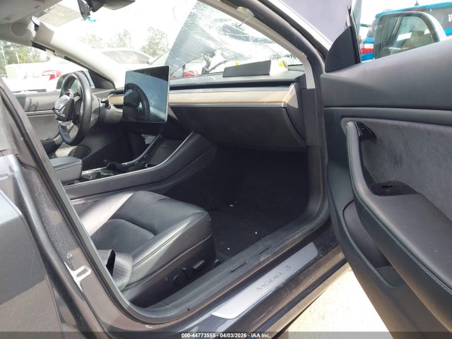 Продажа на аукционе авто 2019 Tesla Model 3 Long Range/mid Range/standard Range/standard Range Plus, vin: 5YJ3E1EA8KF410944, номер лота: 44773555