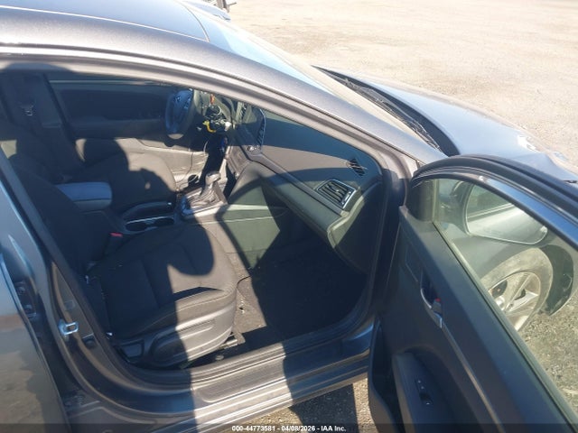 Продажа на аукционе авто 2018 Hyundai Elantra Sel, vin: 5NPD84LF6JH392410, номер лота: 44773581