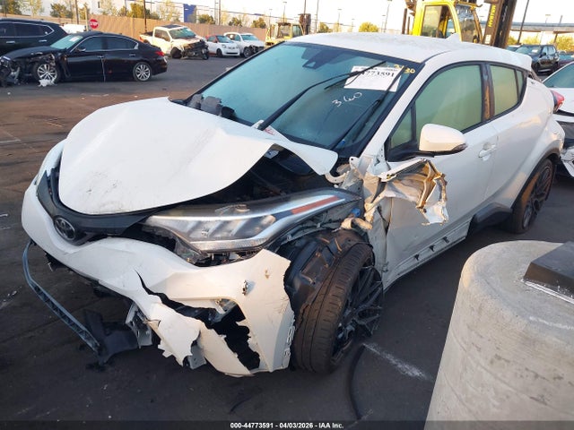 JTNKHMBX5L1074527 Toyota C-HR LE