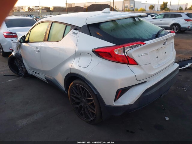 JTNKHMBX5L1074527 Toyota C-HR LE