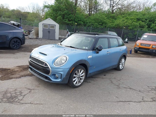 Mini Clubman Cooper S 2017 WMWLU5C50H2E80983 Image 2