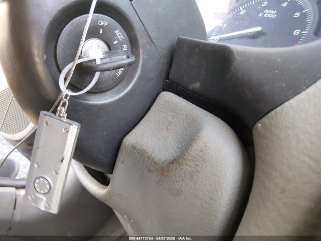 44773754 :رقم المزاد ، 1G8JU52FX1Y524700 vin ، 2001 Saturn L200 مزاد بيع