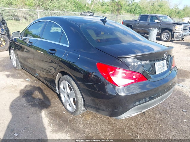 44773778 :رقم المزاد ، WDDSJ4EB9JN563937 vin ، 2018 Mercedes-benz Cla 250 مزاد بيع