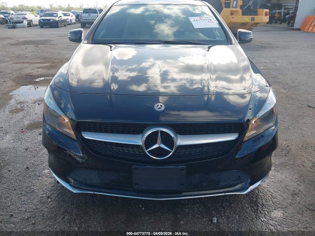 44773778 :رقم المزاد ، WDDSJ4EB9JN563937 vin ، 2018 Mercedes-benz Cla 250 مزاد بيع