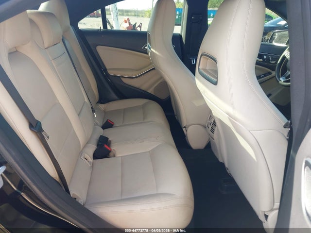 44773778 :رقم المزاد ، WDDSJ4EB9JN563937 vin ، 2018 Mercedes-benz Cla 250 مزاد بيع