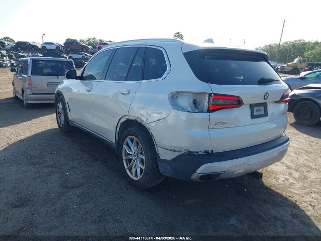 2020 BMW X5 5UXCR4C05L9C21794 Photo 2