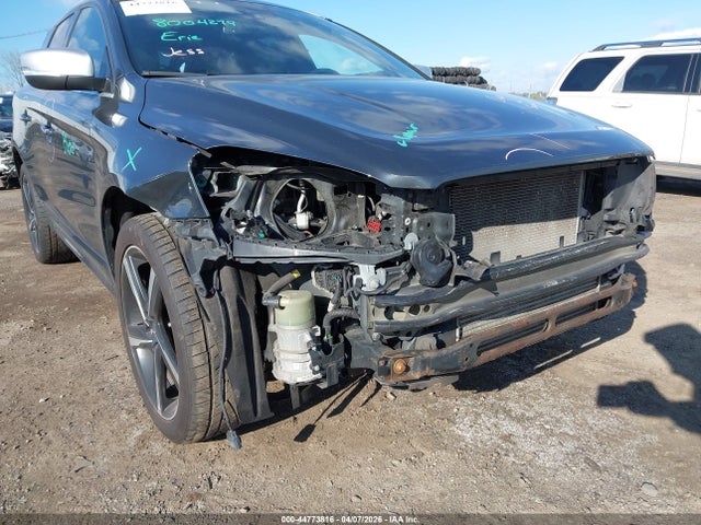 YV4902DZ2E2545931 Volvo Xc60 T6 R-design Platinum