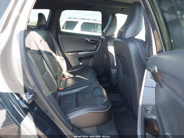 YV4902DZ2E2545931 Volvo Xc60 T6 R-design Platinum