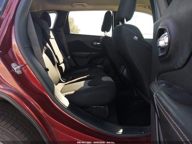 1C4PJLAB1GW274599 Jeep Cherokee Sport