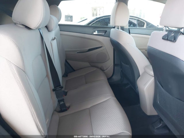KM8J33A4XMU384362 Hyundai Tucson Value