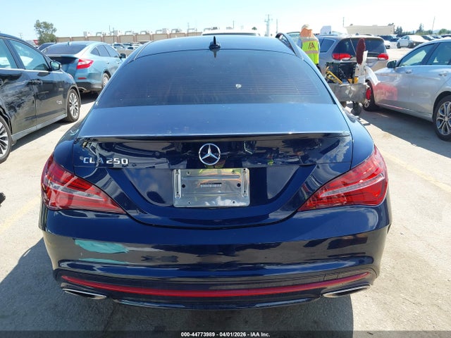 44773989 :رقم المزاد ، WDDSJ4EB7JN520410 vin ، 2018 Mercedes-benz Cla 250 مزاد بيع
