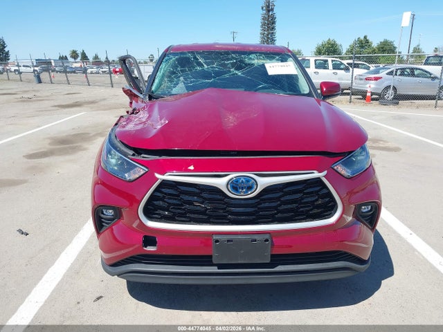Toyota Highlander Hybrid Le 2022 5TDBBRCHXNS559620 Image 13