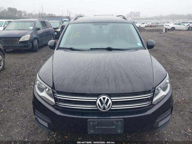 44774056 :رقم المزاد ، WVGBV7AX3HK043984 vin ، 2017 Volkswagen Tiguan 2.0t/2.0t S مزاد بيع