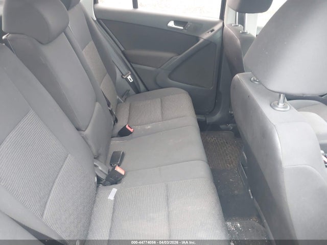 44774056 :رقم المزاد ، WVGBV7AX3HK043984 vin ، 2017 Volkswagen Tiguan 2.0t/2.0t S مزاد بيع