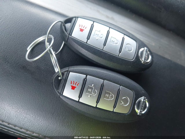 44774122 :رقم المزاد ، 5N1AZ2MH1HN146343 vin ، 2017 Nissan Murano Sv مزاد بيع
