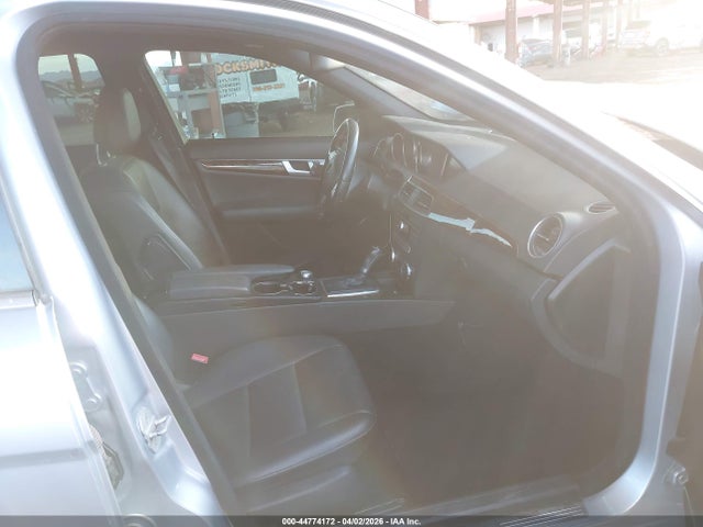 2014 Mercedes-benz C 250 Sport მანქანა იყიდება აუქციონზე, vin: WDDGF4HB8EA960300, აუქციონის ნომერი: 44774172