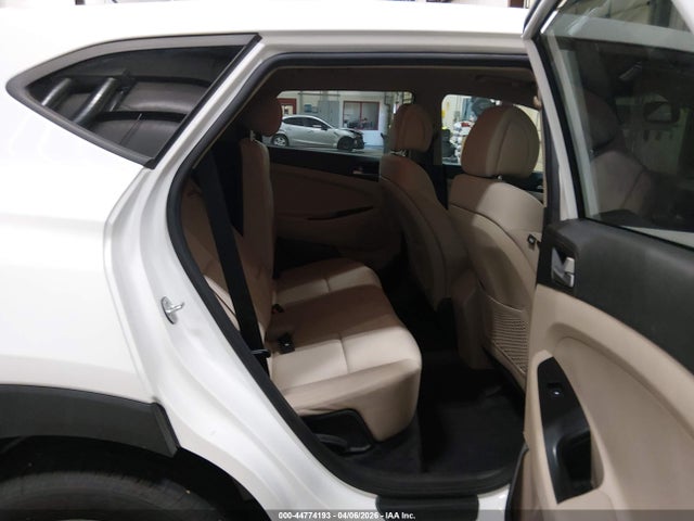Hyundai TUCSON SE 2018 KM8J2CA42JU765167 Image 8