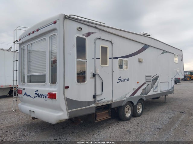 44774214 :رقم المزاد ، 4X4FSEF284A027600 vin ، 2004 Forest River Fifth Wheel Series M مزاد بيع