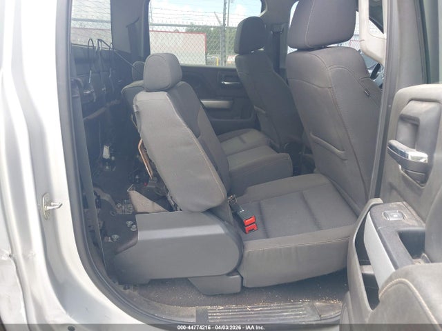 3GCUKREC5JG500574 Chevrolet Silverado 1500 2lt