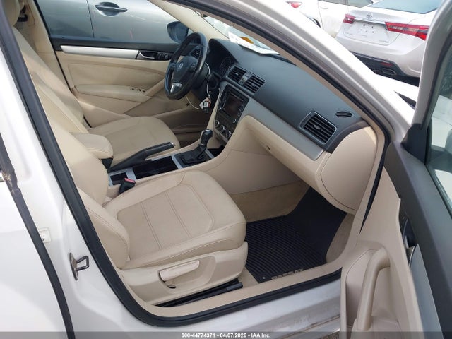 44774371 :رقم المزاد ، 1VWBP7A32CC041879 vin ، 2012 Volkswagen Passat 2.5l Se مزاد بيع