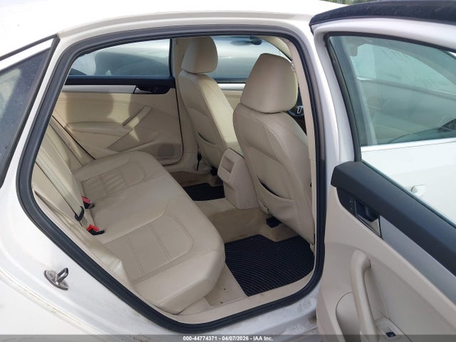 44774371 :رقم المزاد ، 1VWBP7A32CC041879 vin ، 2012 Volkswagen Passat 2.5l Se مزاد بيع