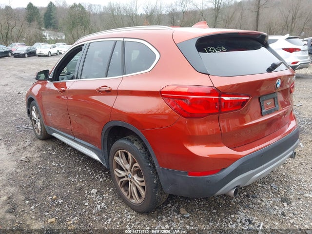 2018 BMW X1 WBXHT3C39J5K23484 Photo 2